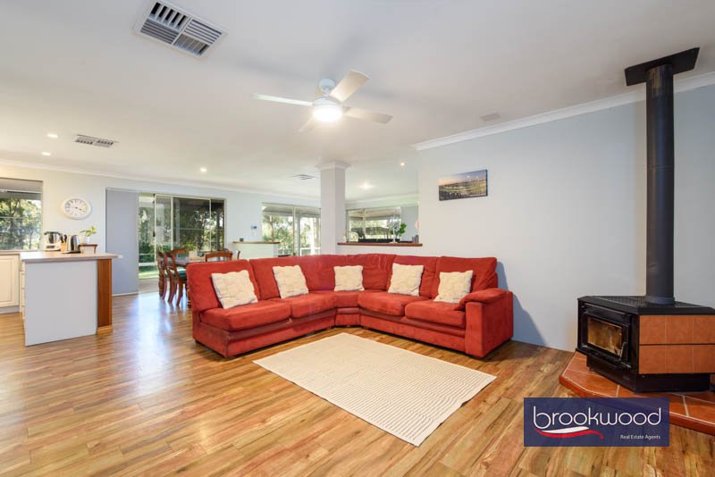 955 Gill Street, photo 3