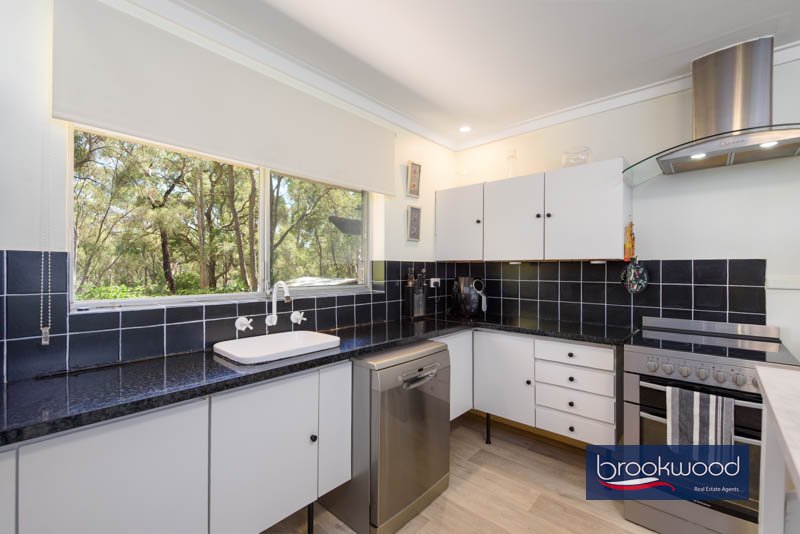 61 Hartung Street, photo 4
